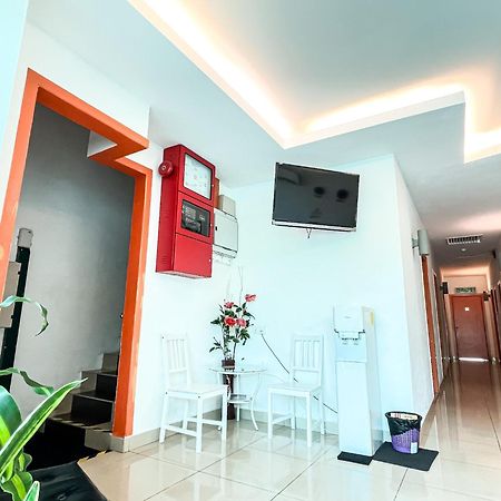 1 Hotel Mahkota Cheras Esterno foto