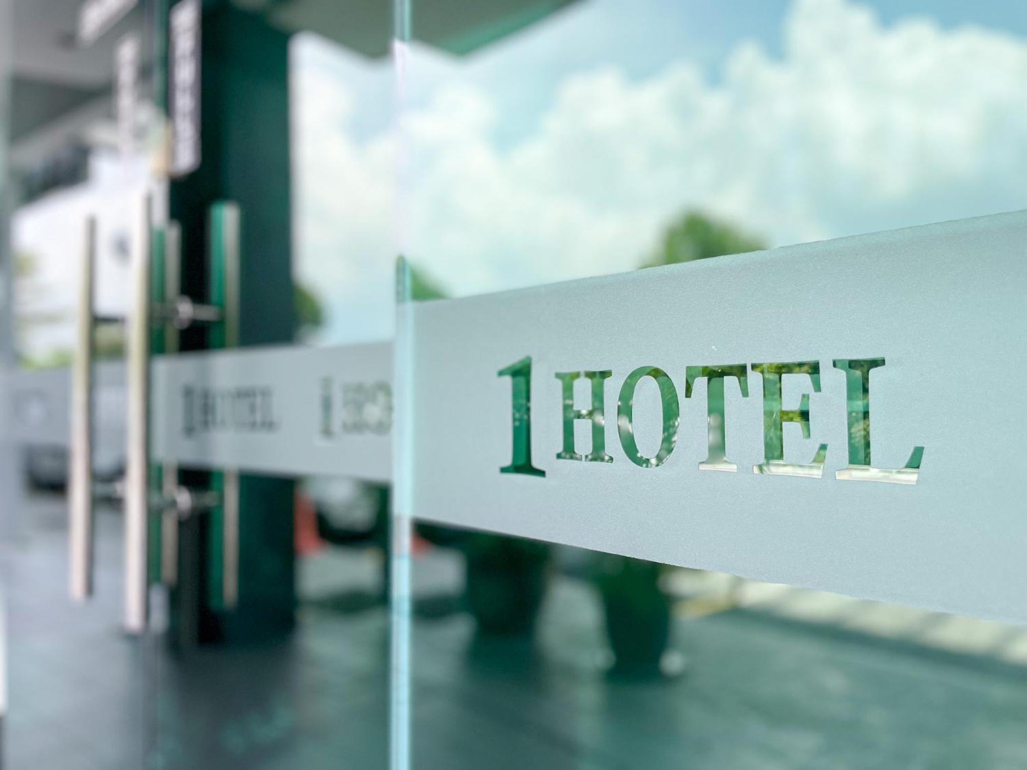 1 Hotel Mahkota Cheras Esterno foto