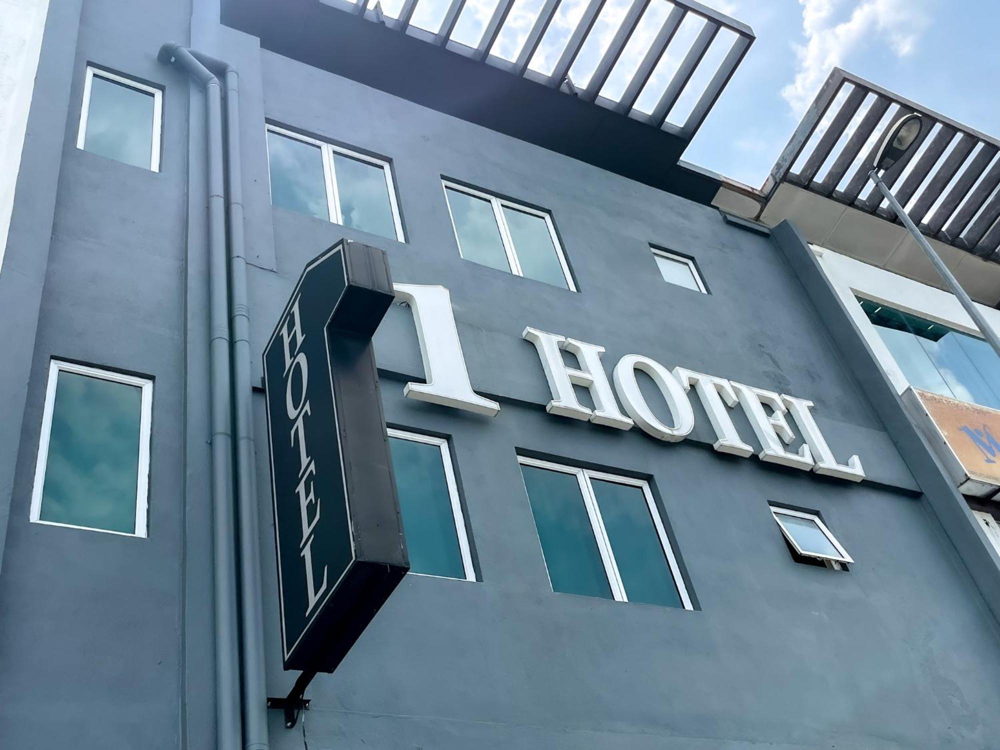 1 Hotel Mahkota Cheras Esterno foto