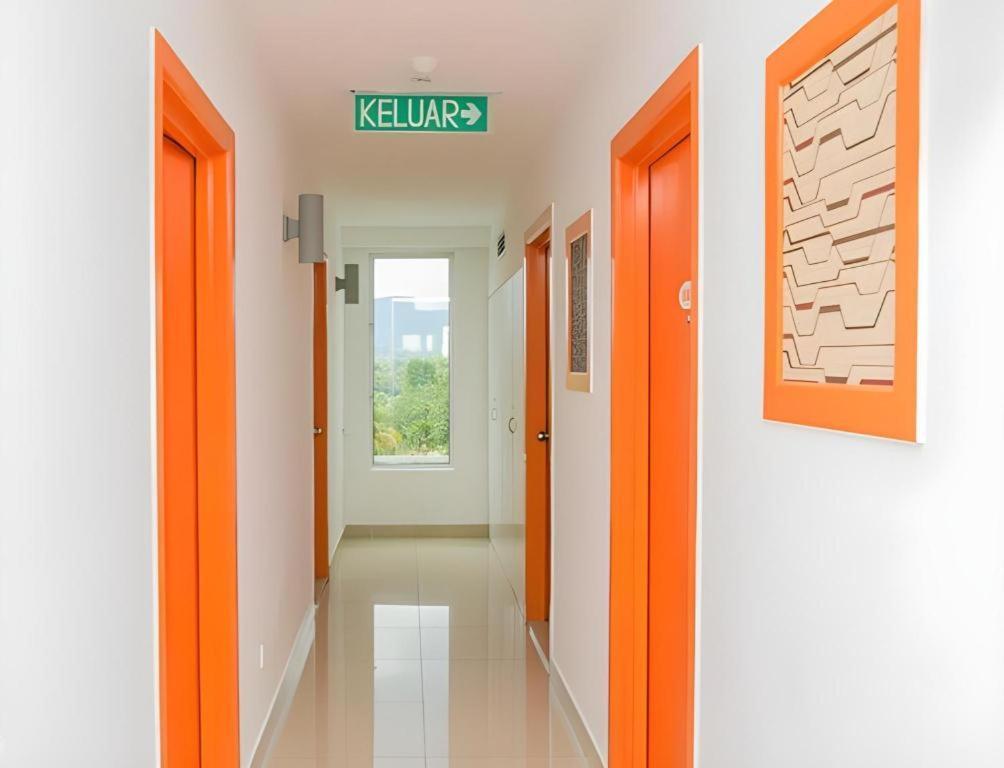 1 Hotel Mahkota Cheras Esterno foto