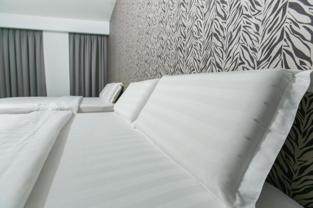 1 Hotel Mahkota Cheras Esterno foto