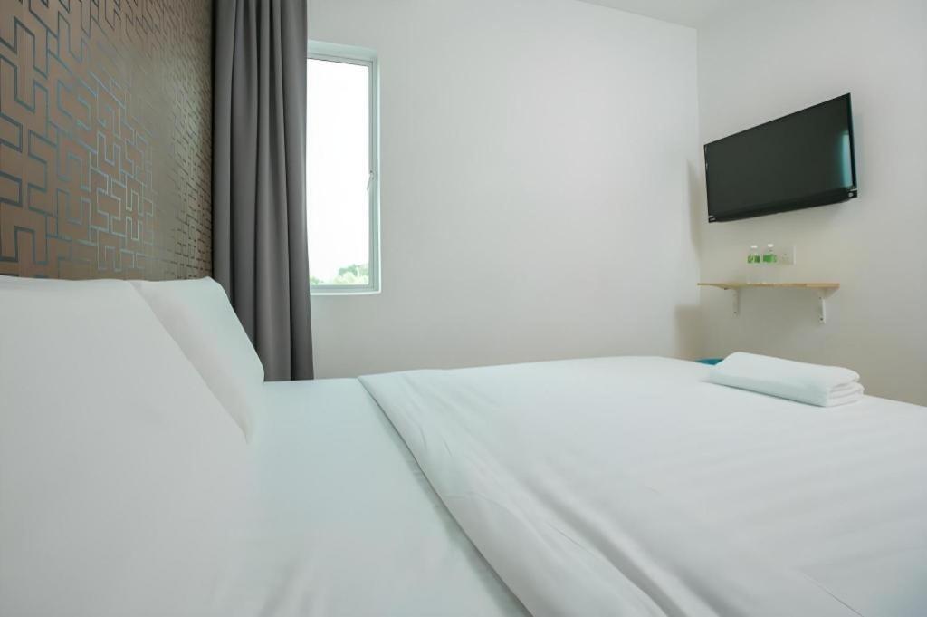 1 Hotel Mahkota Cheras Esterno foto