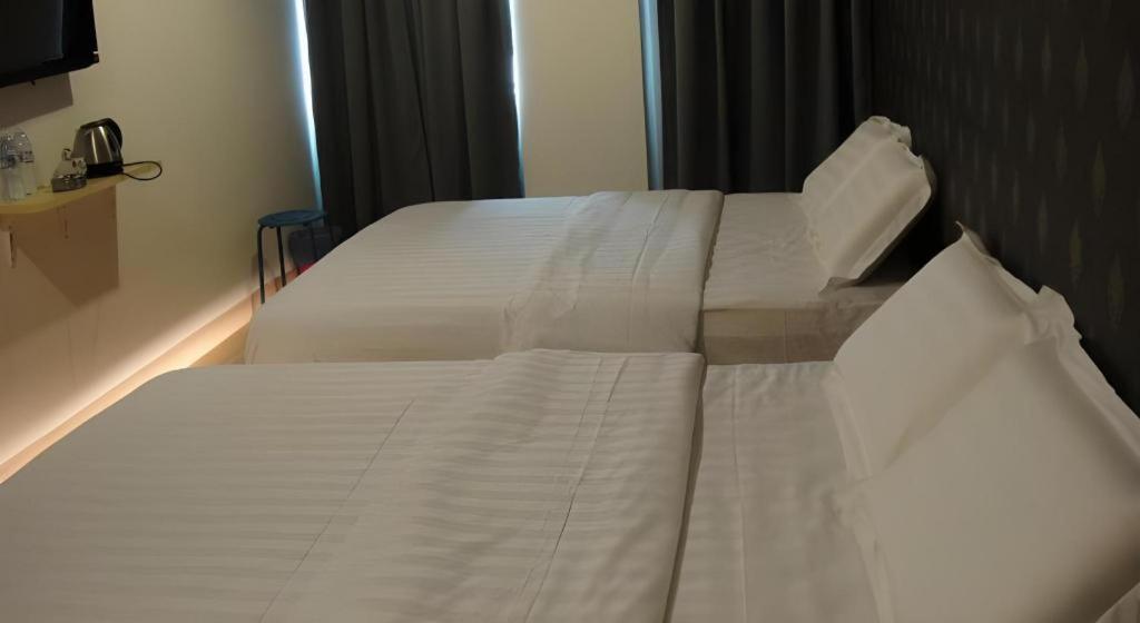 1 Hotel Mahkota Cheras Esterno foto