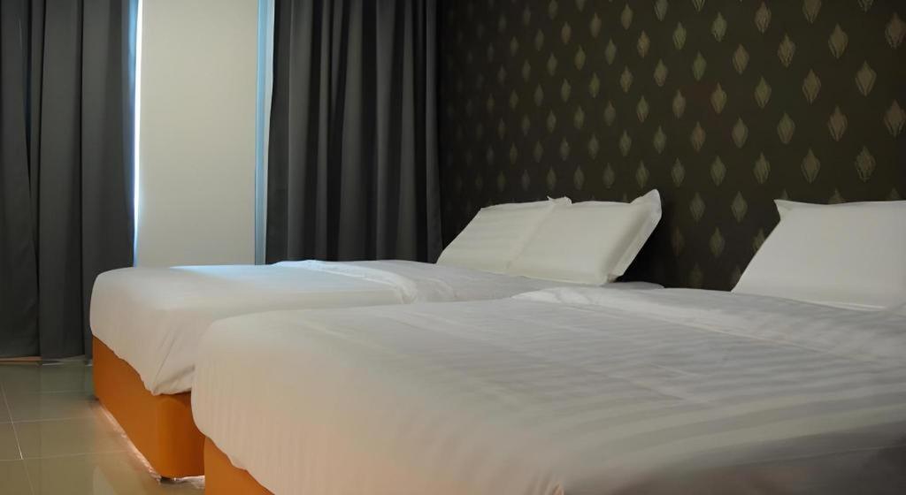 1 Hotel Mahkota Cheras Esterno foto
