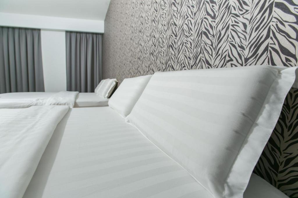 1 Hotel Mahkota Cheras Esterno foto