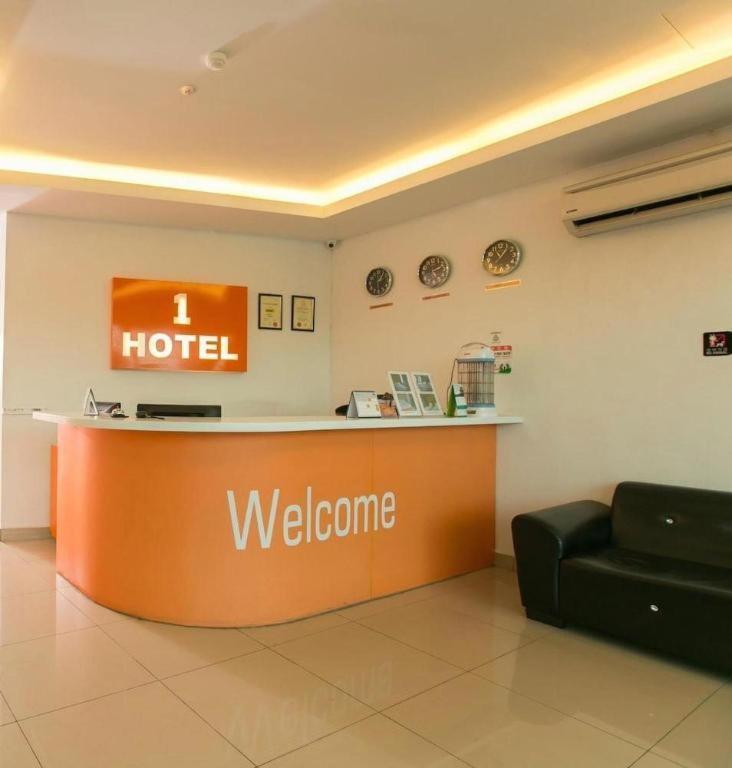 1 Hotel Mahkota Cheras Esterno foto