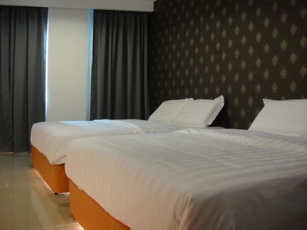 1 Hotel Mahkota Cheras Esterno foto