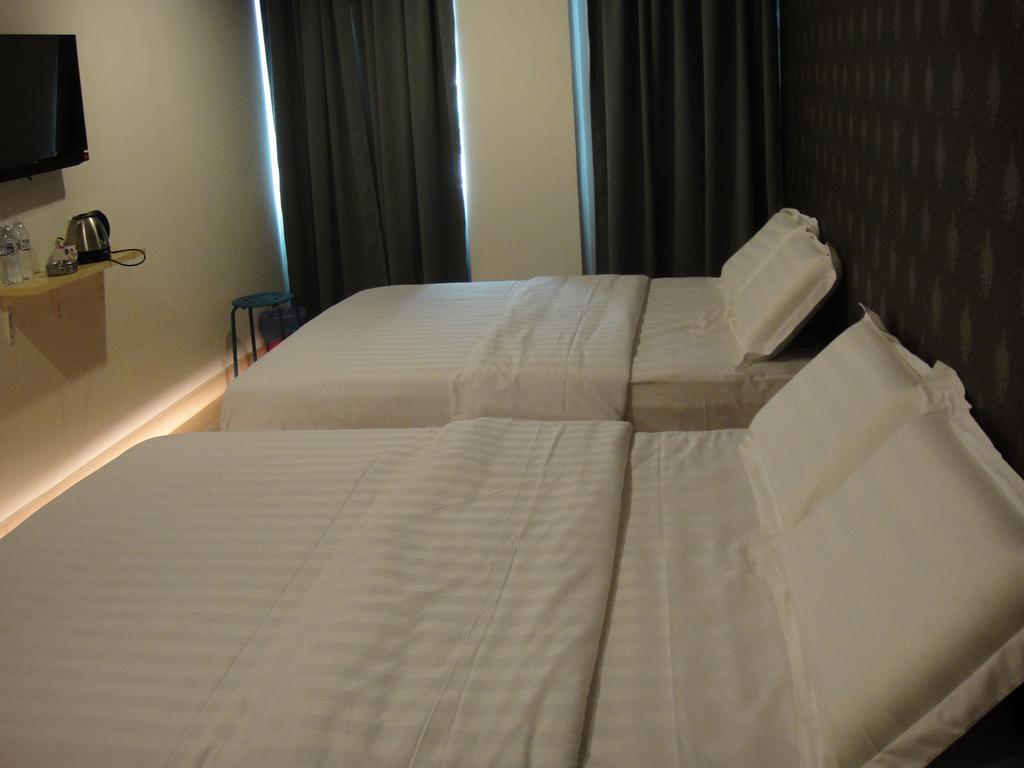 1 Hotel Mahkota Cheras Esterno foto