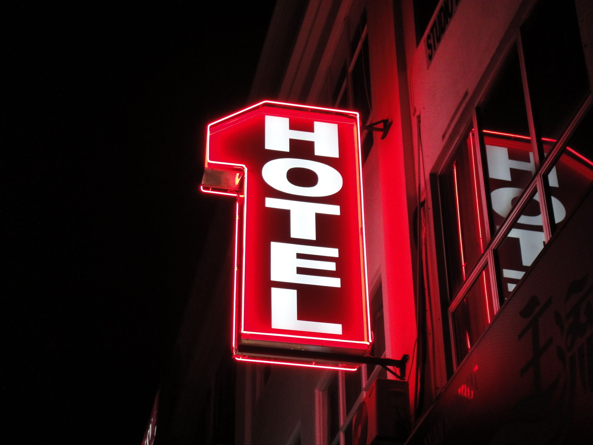 1 Hotel Mahkota Cheras Esterno foto